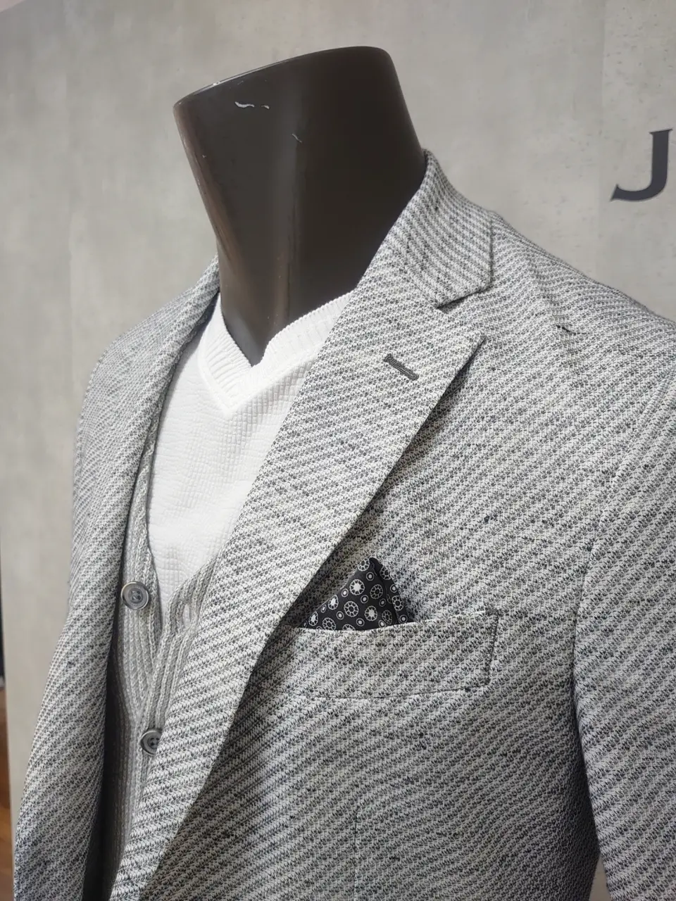JOSEPH ABBOUD 石川 コーディネート画像