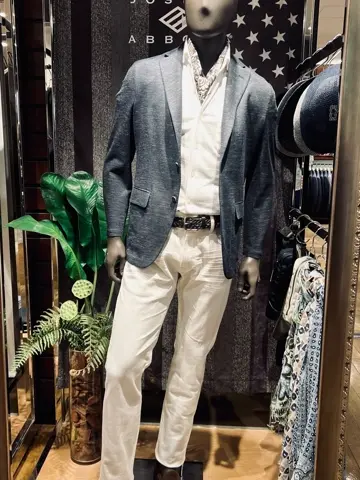 JOSEPH ABBOUD 新林 コーディネート画像