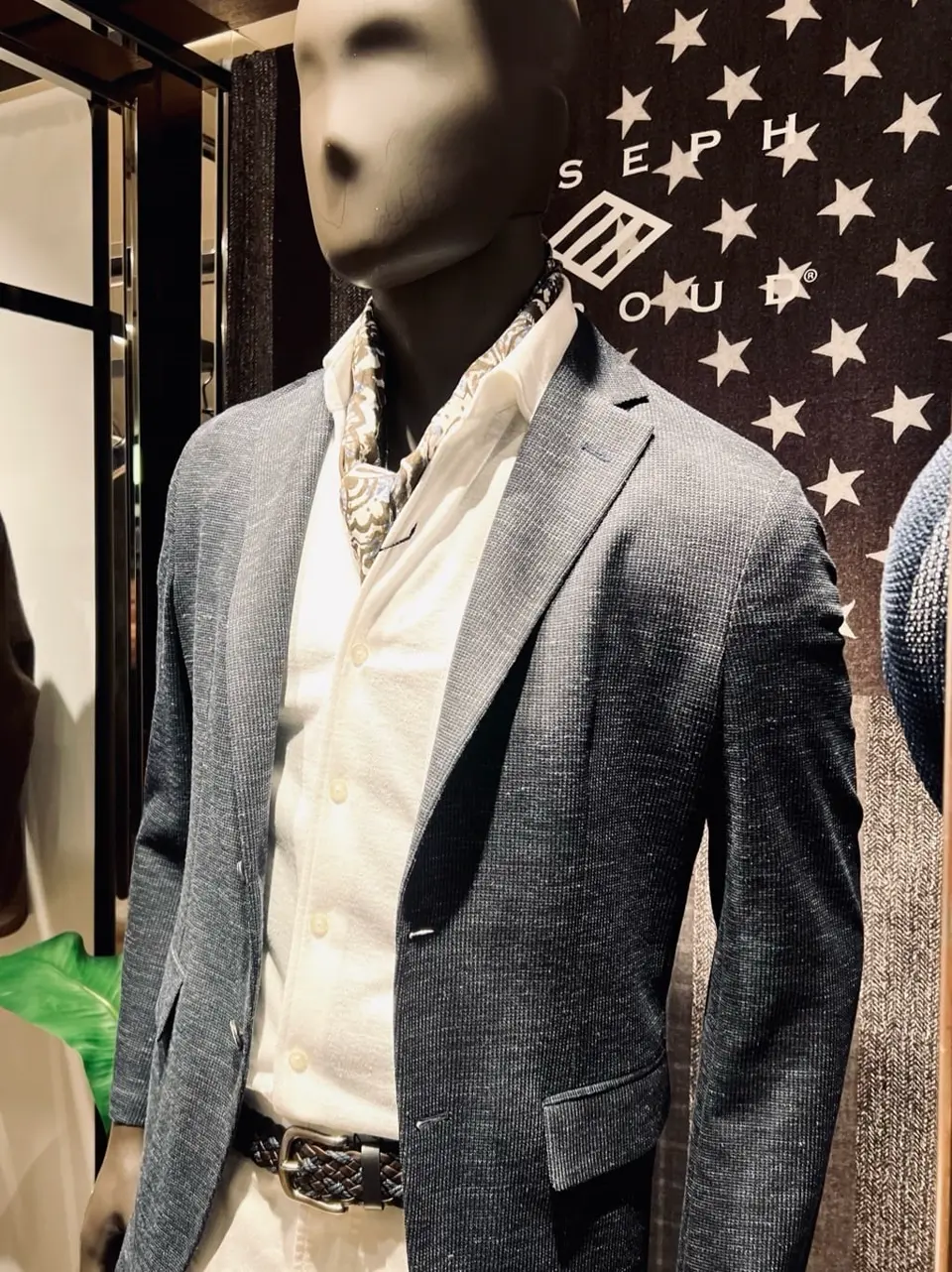 JOSEPH ABBOUD 新林 コーディネート画像