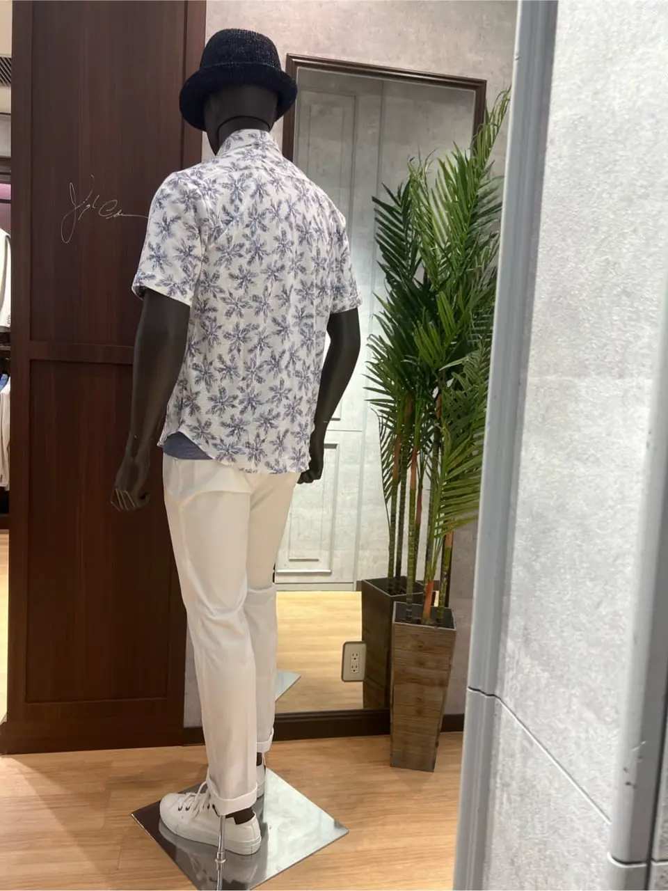 JOSEPH ABBOUD 上條 コーディネート画像