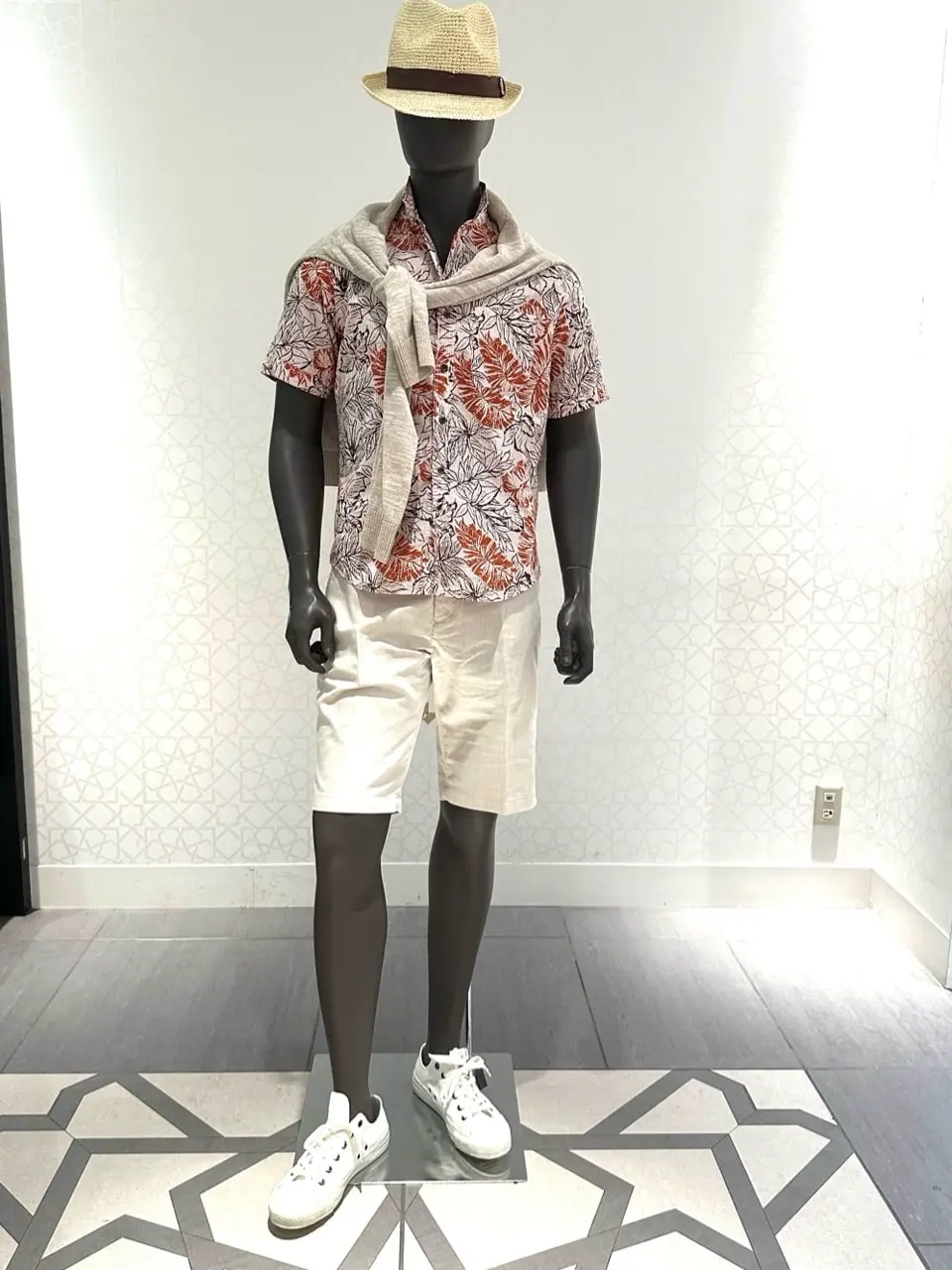 JOSEPH ABBOUD 石川 コーディネート画像