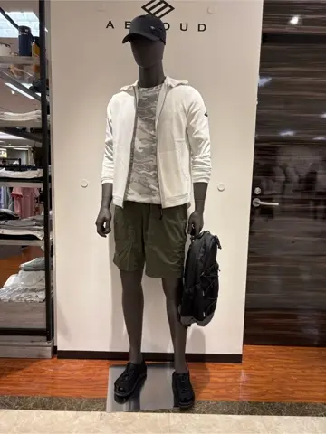 JOSEPH ABBOUD 碇 コーディネート画像