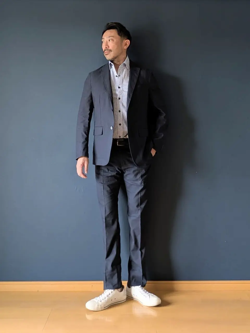 JOSEPH ABBOUD 安東 コーディネート画像