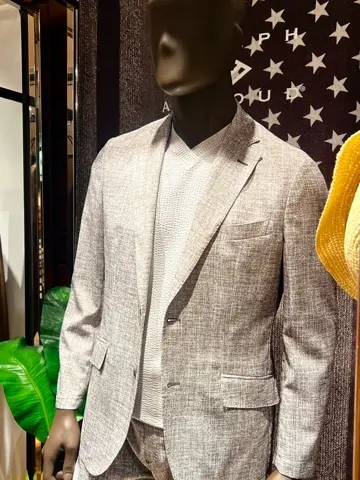 JOSEPH ABBOUD 新林 コーディネート画像