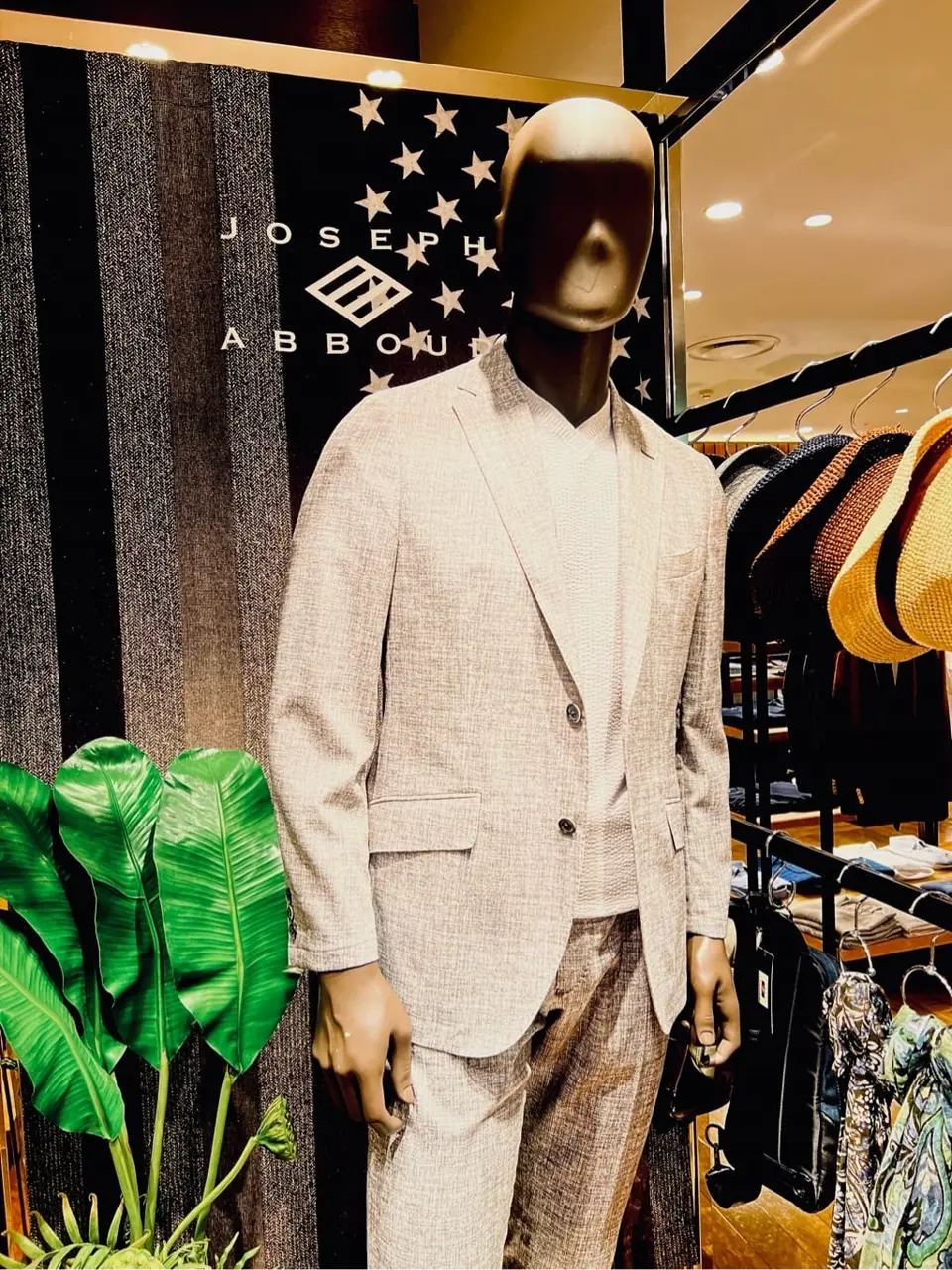 JOSEPH ABBOUD 新林 コーディネート画像