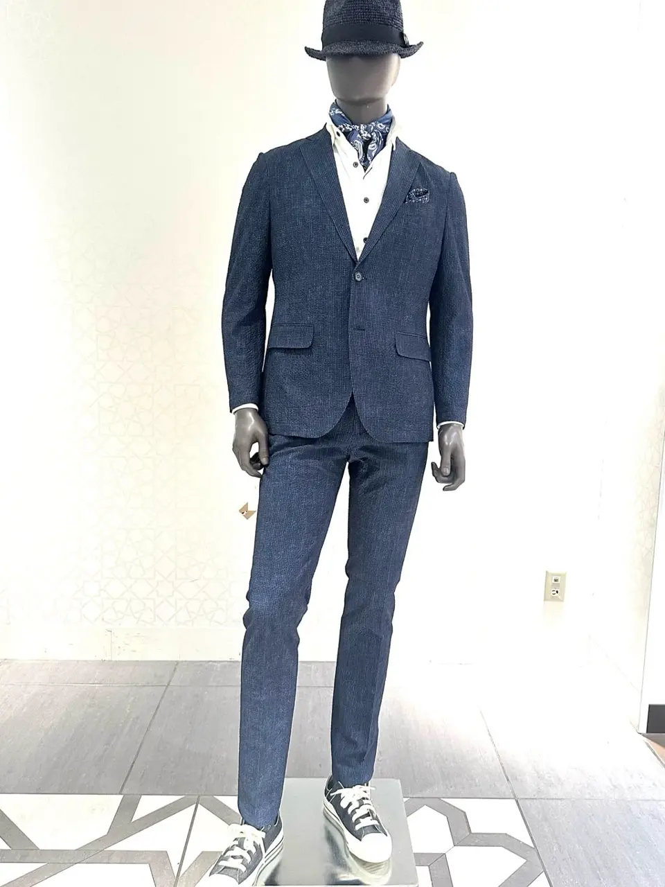 JOSEPH ABBOUD 石川 コーディネート画像