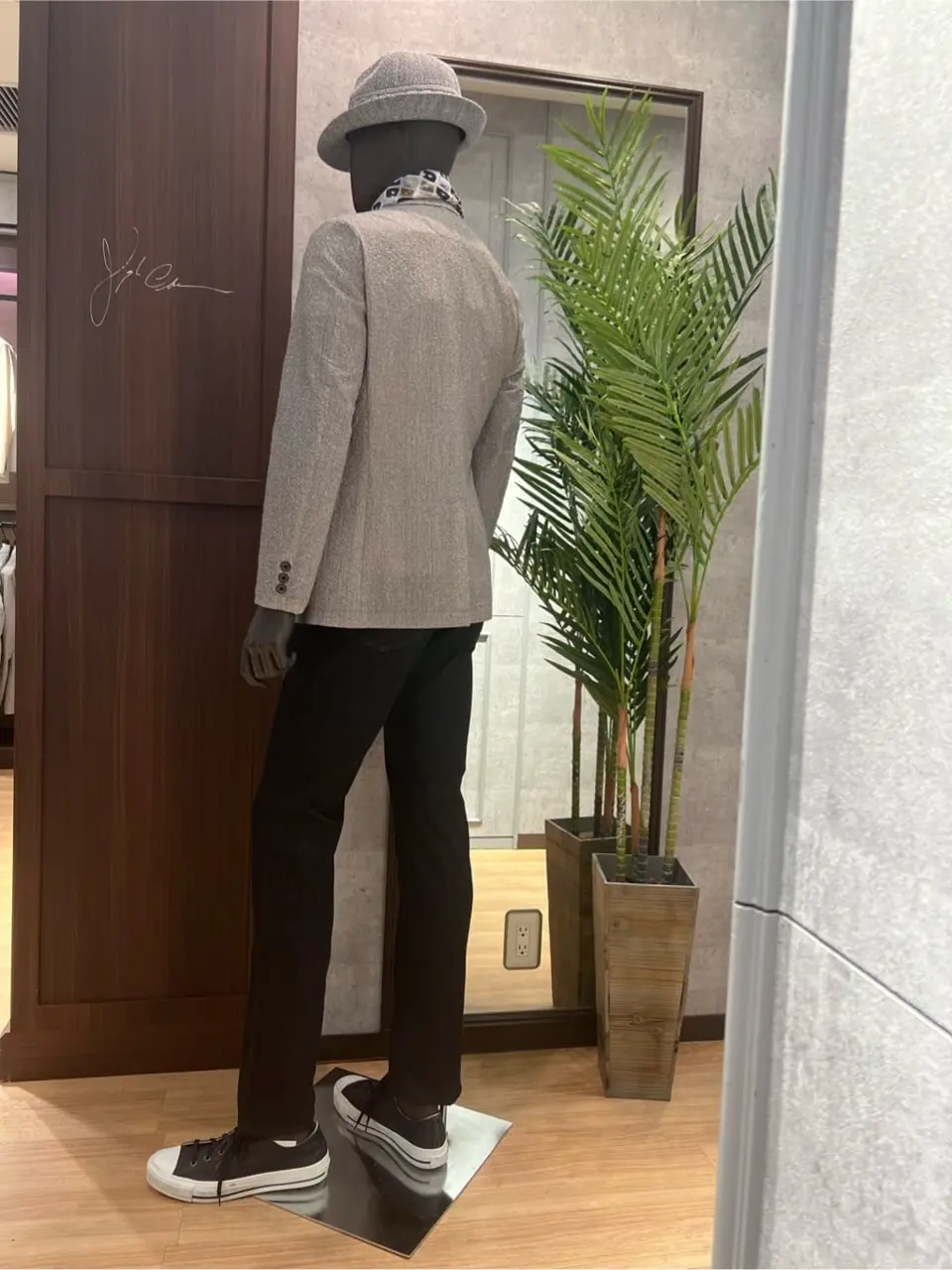 JOSEPH ABBOUD 上條 コーディネート画像