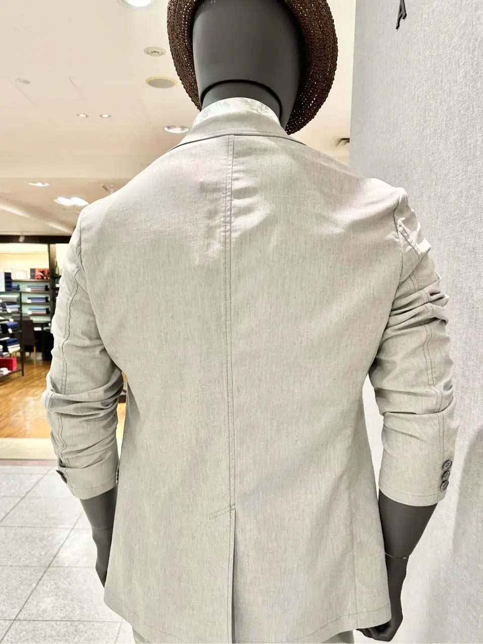 JOSEPH ABBOUD 上田 コーディネート画像