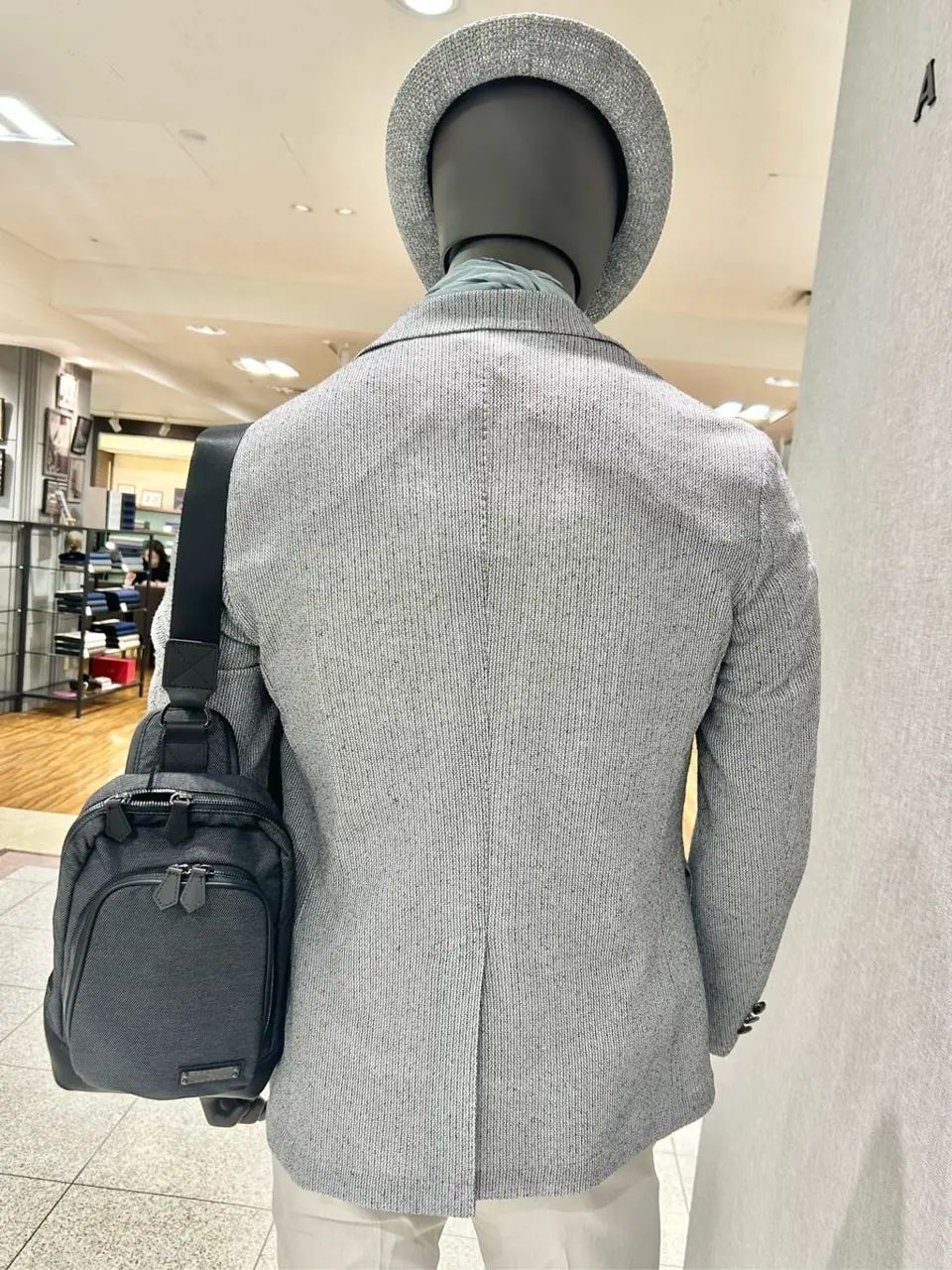 JOSEPH ABBOUD 上田 コーディネート画像