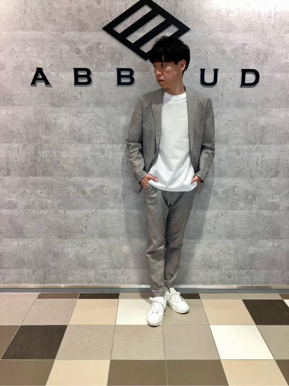 JOSEPH ABBOUD 足立 コーディネート画像