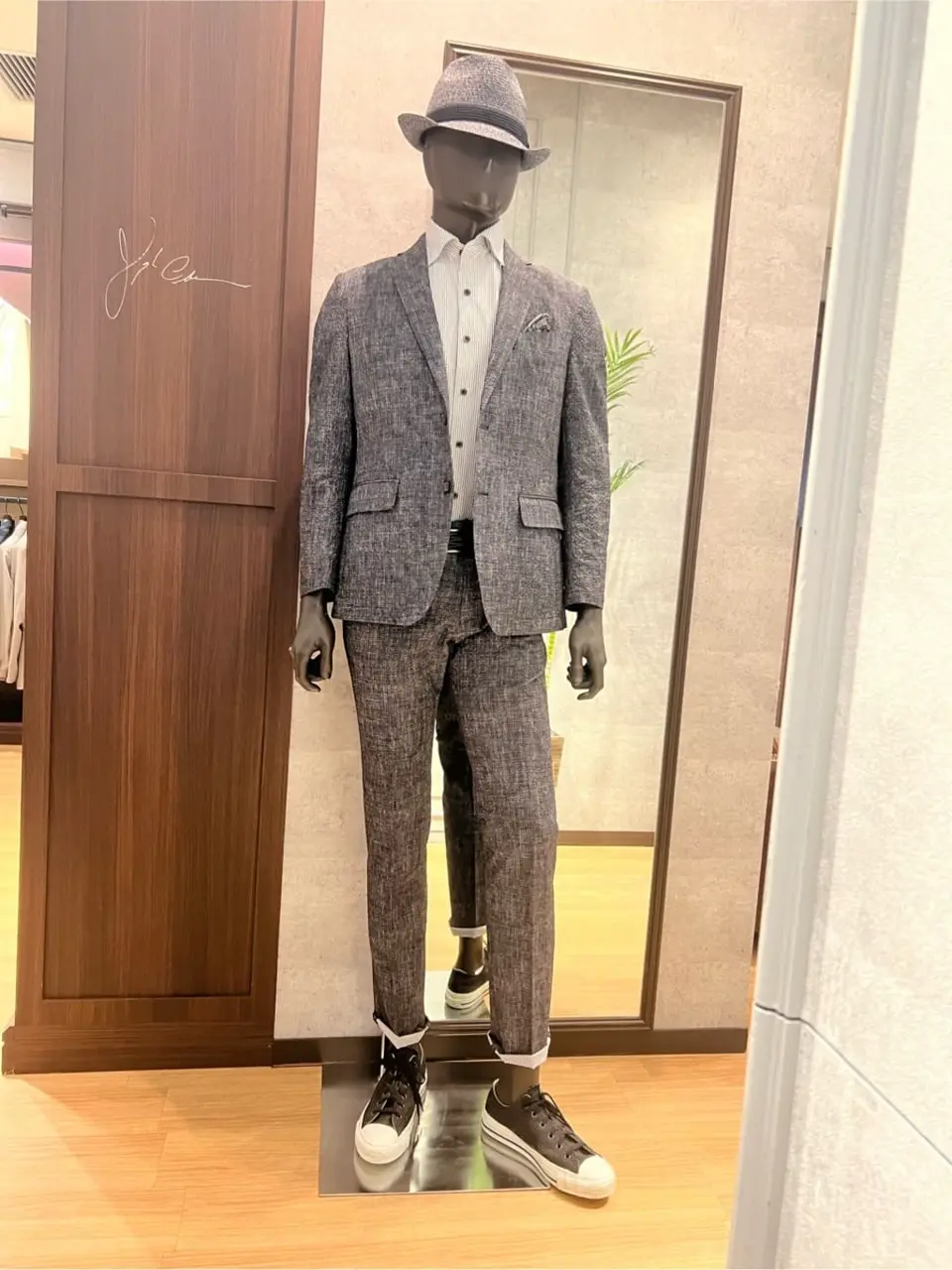 JOSEPH ABBOUD 上條 コーディネート画像