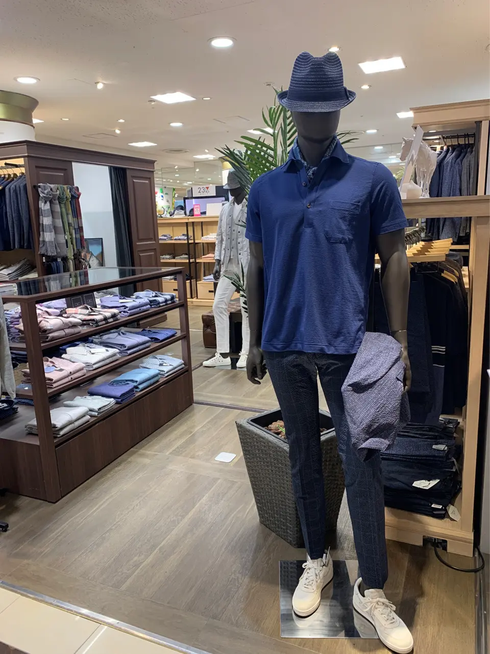  秦 コーディネート画像