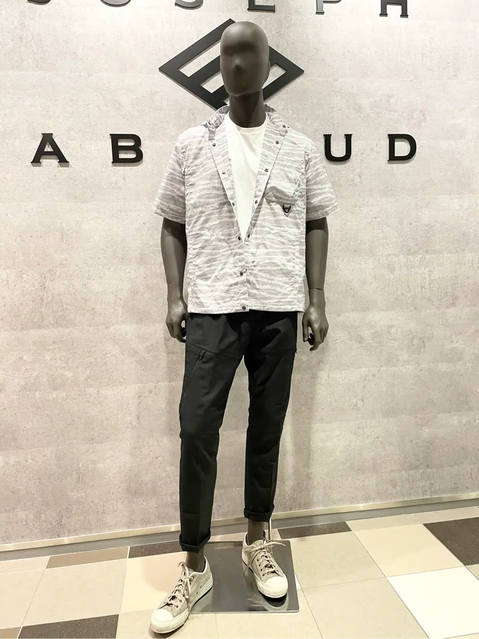  東　 コーディネート画像