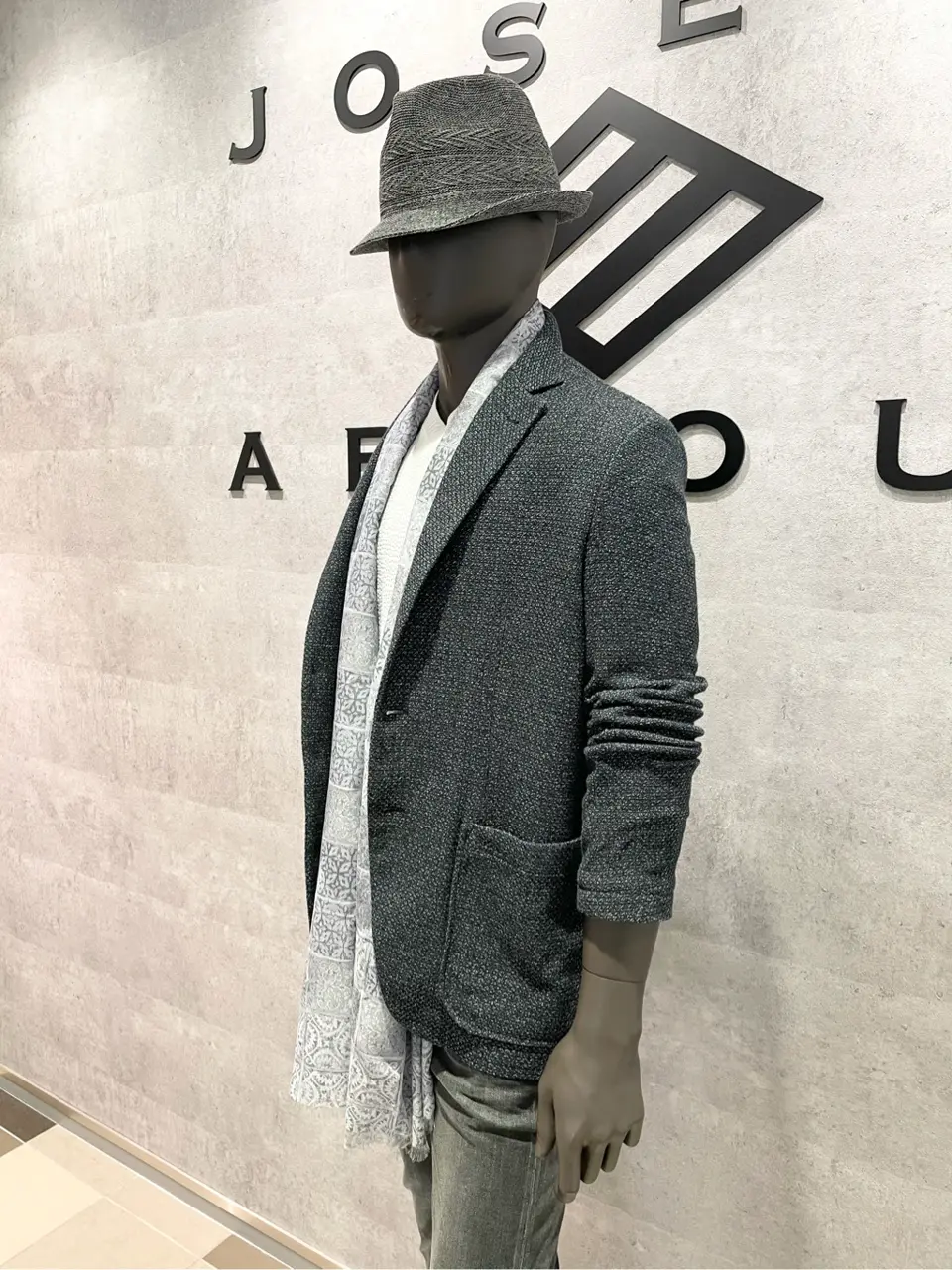 JOSEPH ABBOUD 東　 コーディネート画像