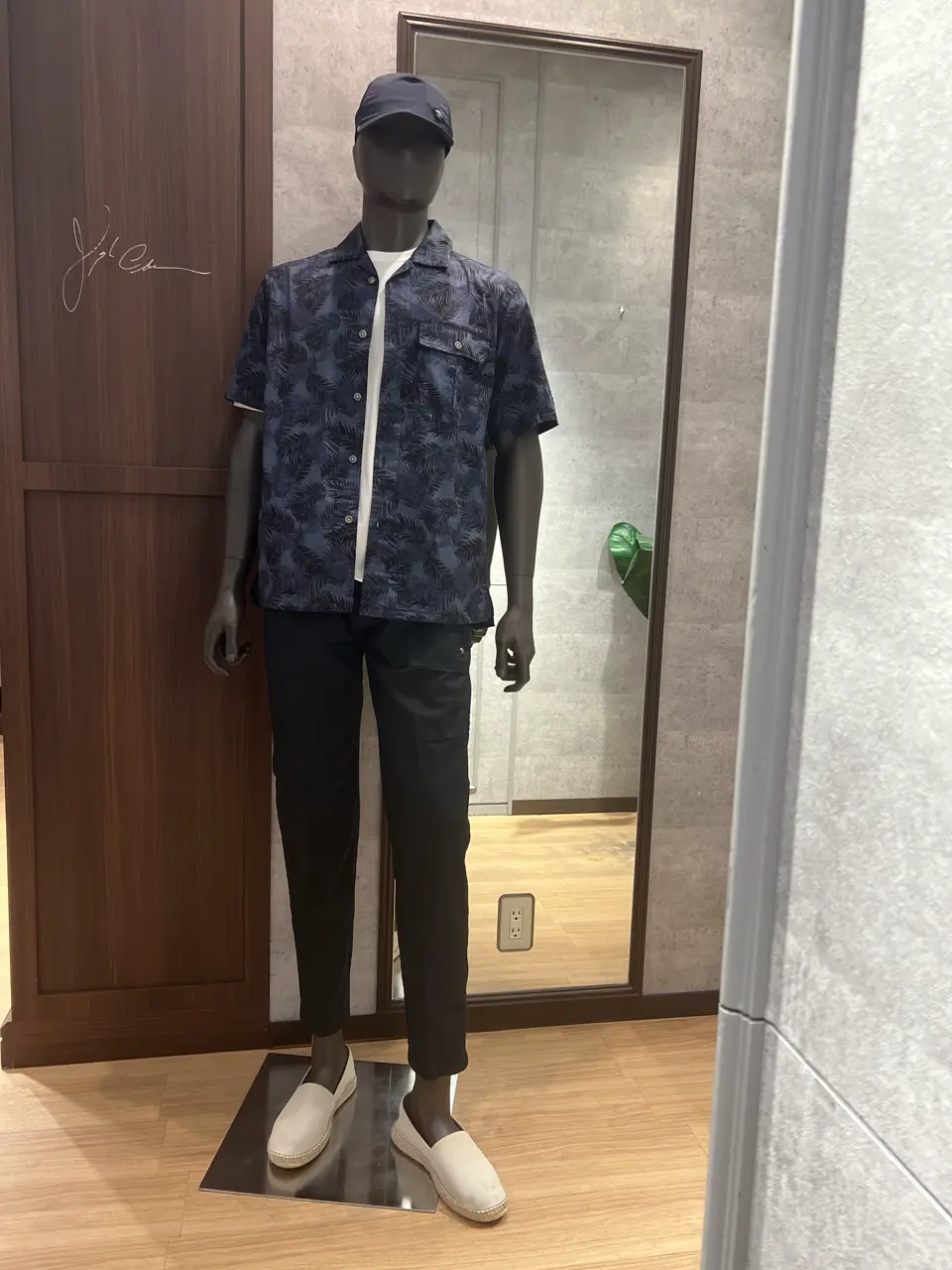 JOSEPH ABBOUD MOUNTAIN 上條 コーディネート画像