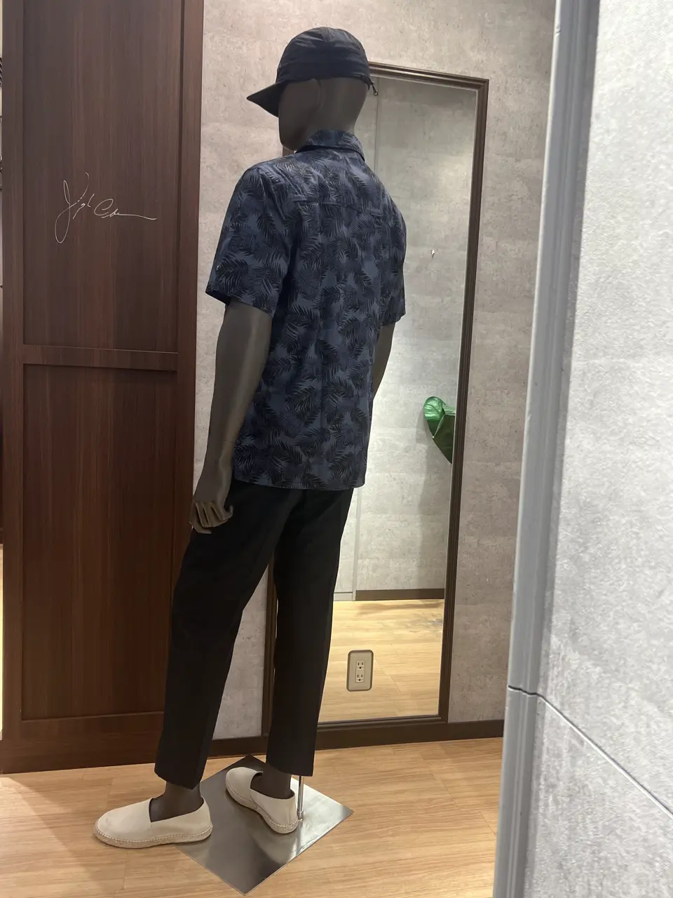 JOSEPH ABBOUD MOUNTAIN 上條 コーディネート画像