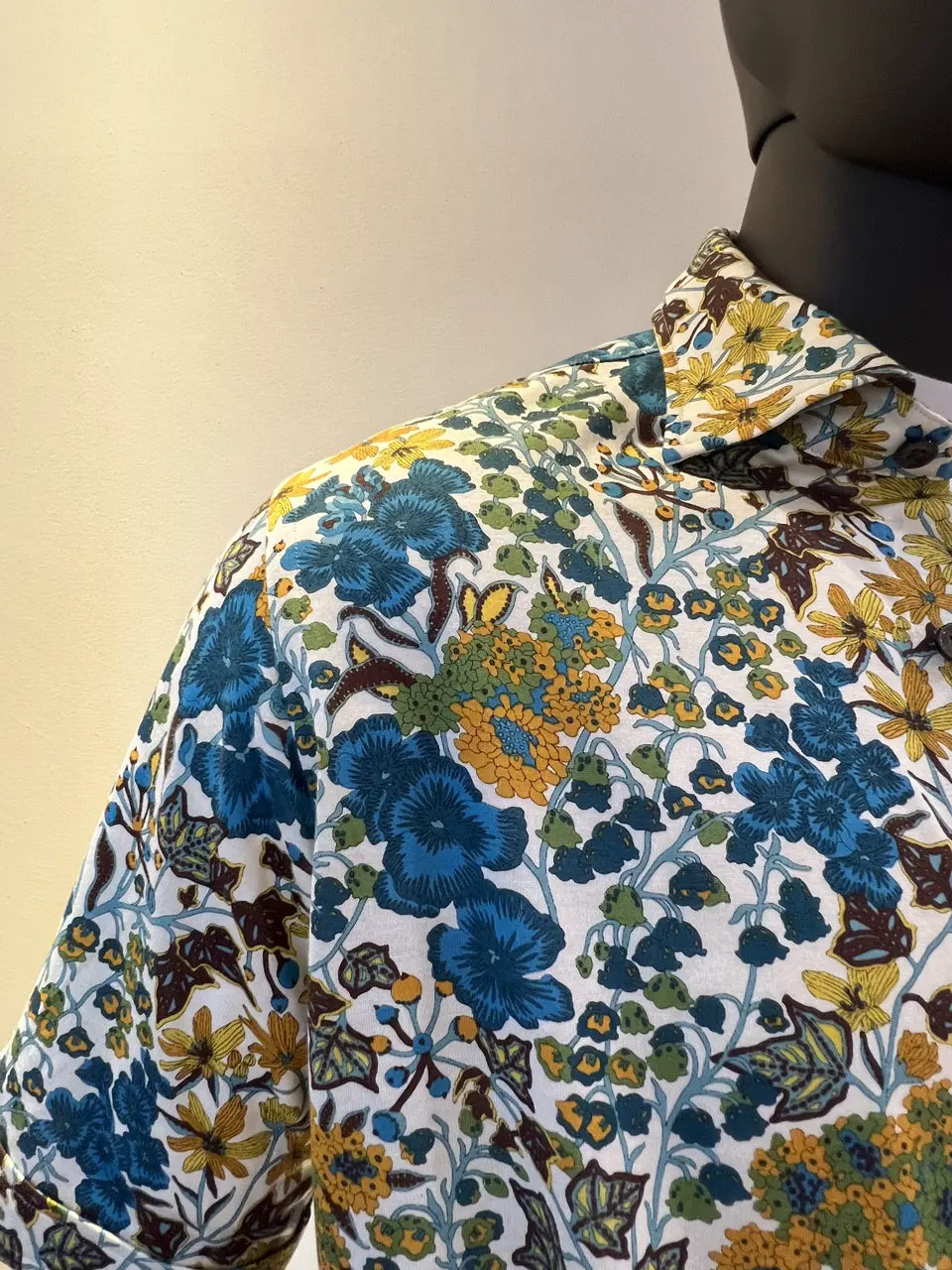 JOSEPH ABBOUD 森部 コーディネート画像