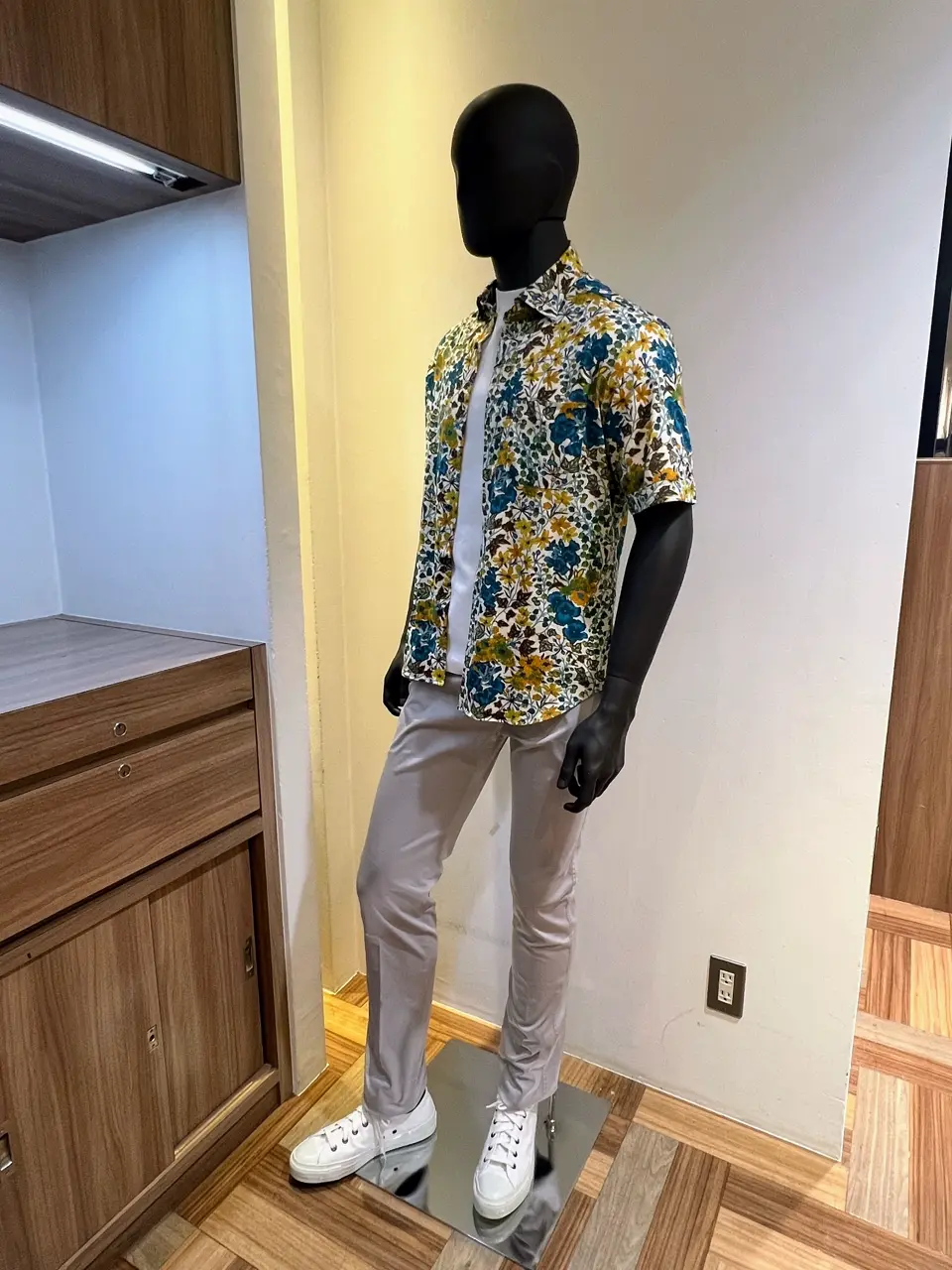 JOSEPH ABBOUD 森部 コーディネート画像