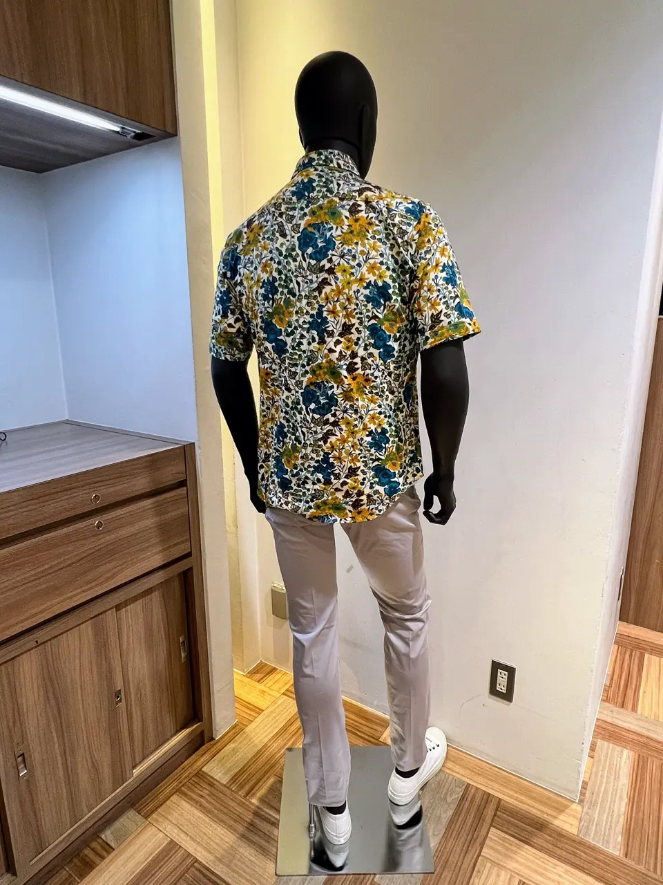 JOSEPH ABBOUD 森部 コーディネート画像