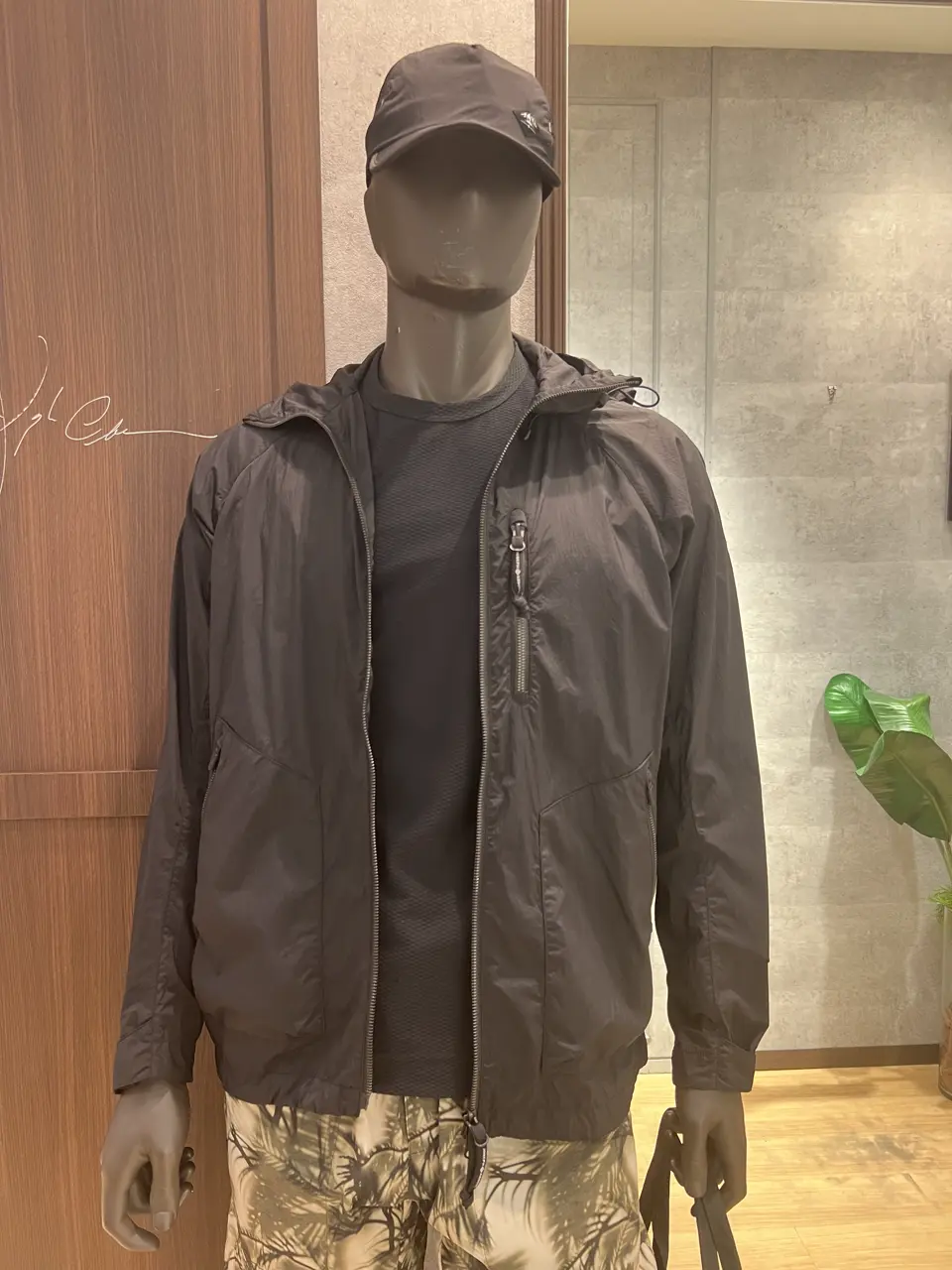 JOSEPH ABBOUD MOUNTAIN 上條 コーディネート画像