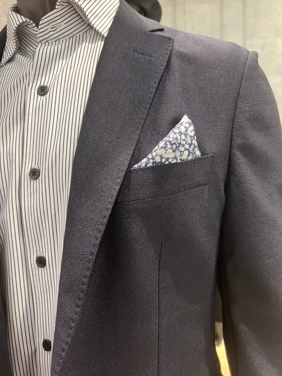 JOSEPH ABBOUD 上條 コーディネート画像