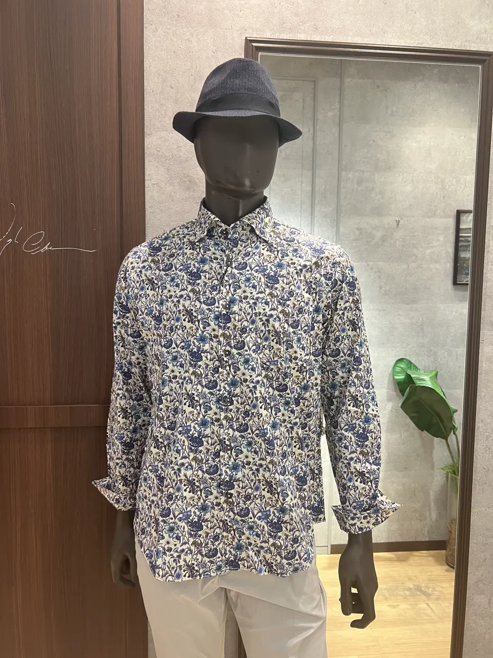 JOSEPH ABBOUD 上條 コーディネート画像