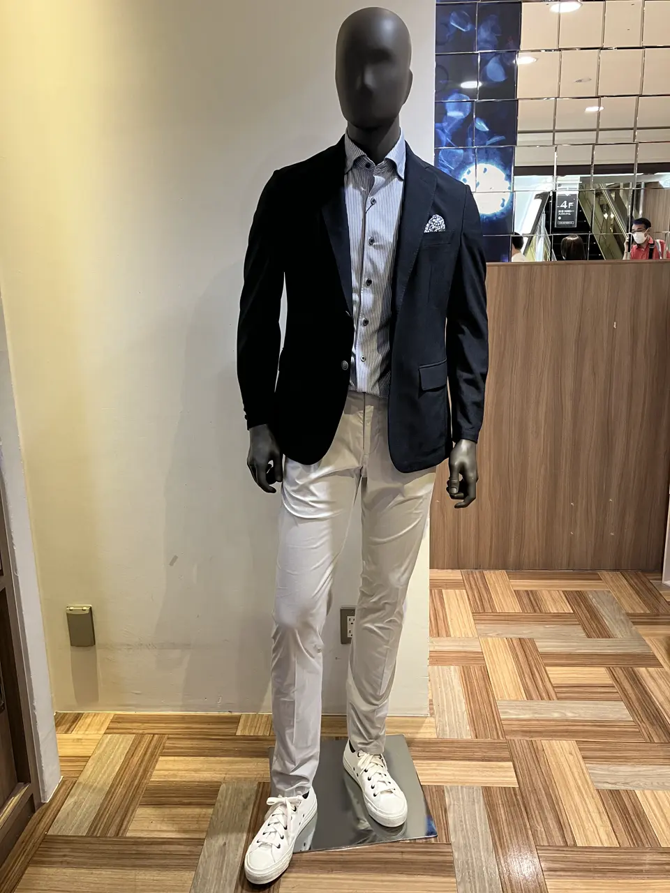 JOSEPH ABBOUD 小城 コーディネート画像
