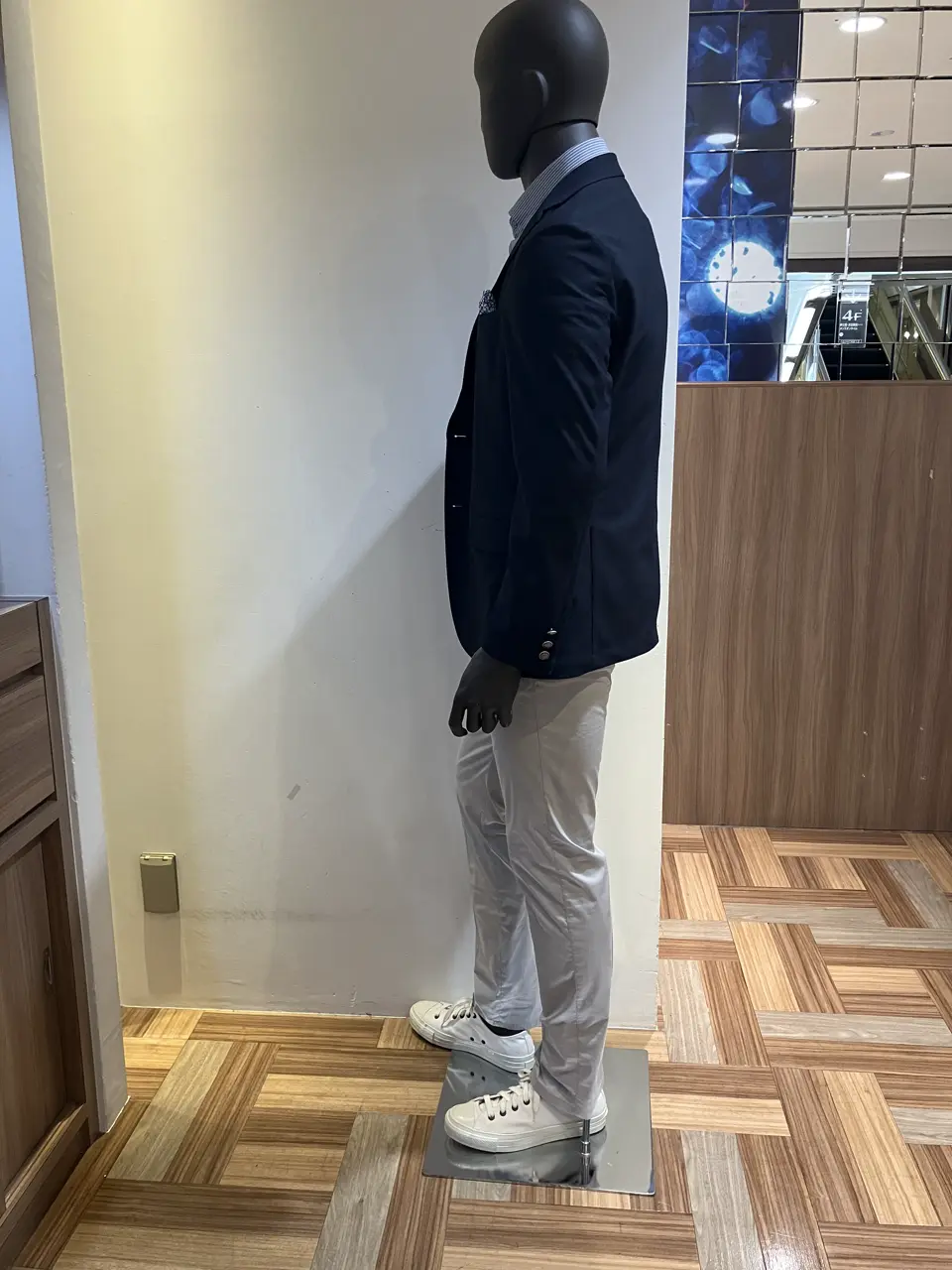 JOSEPH ABBOUD 小城 コーディネート画像