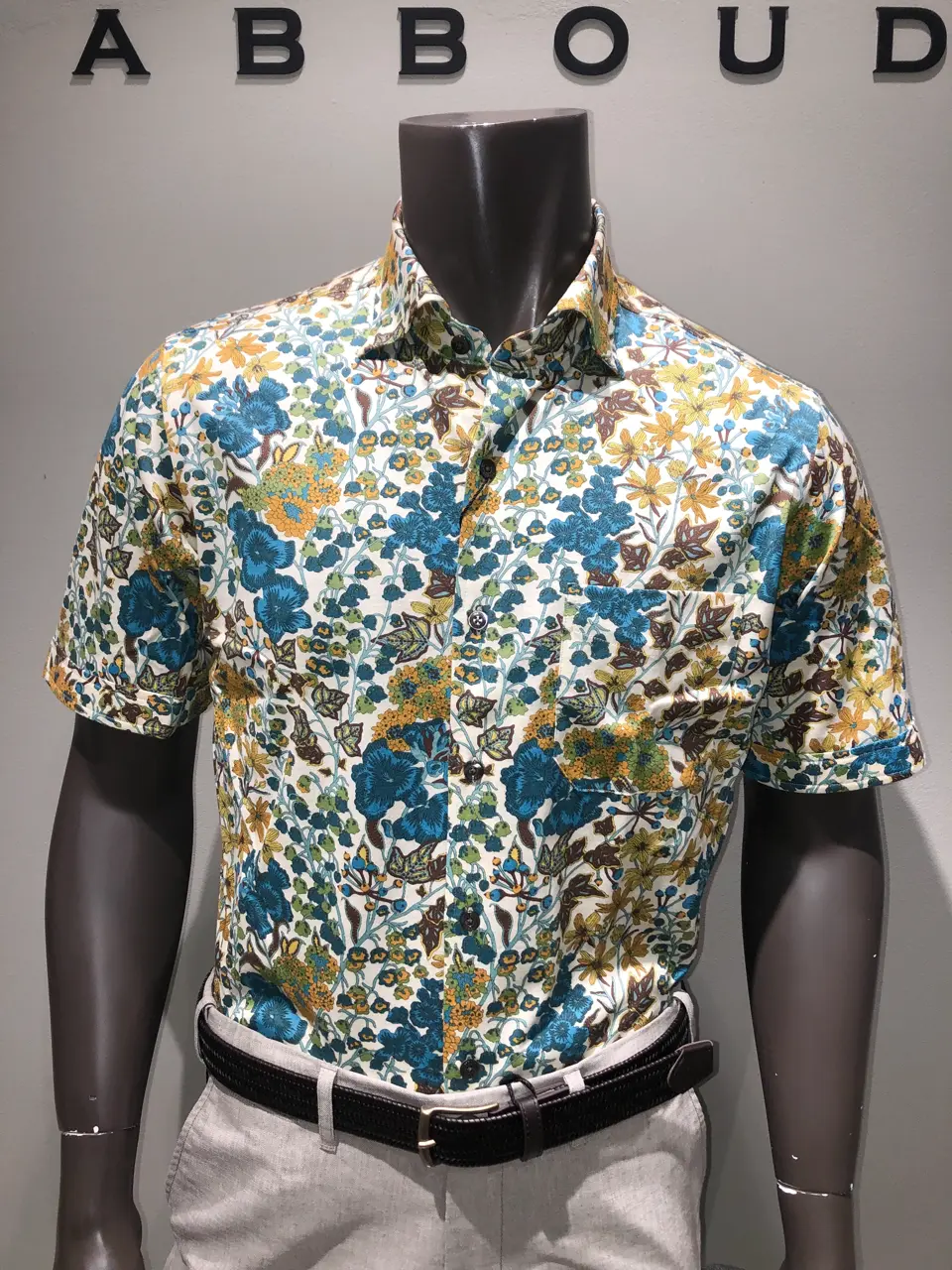 JOSEPH ABBOUD 川田 コーディネート画像