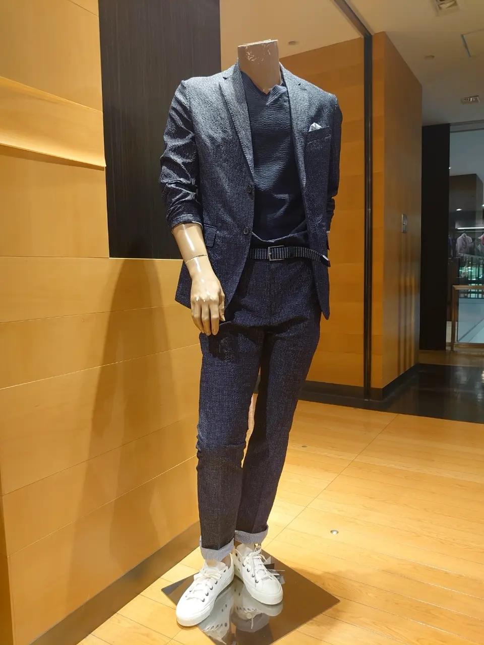  三宅 コーディネート画像