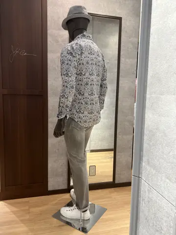 JOSEPH ABBOUD 上條 コーディネート画像