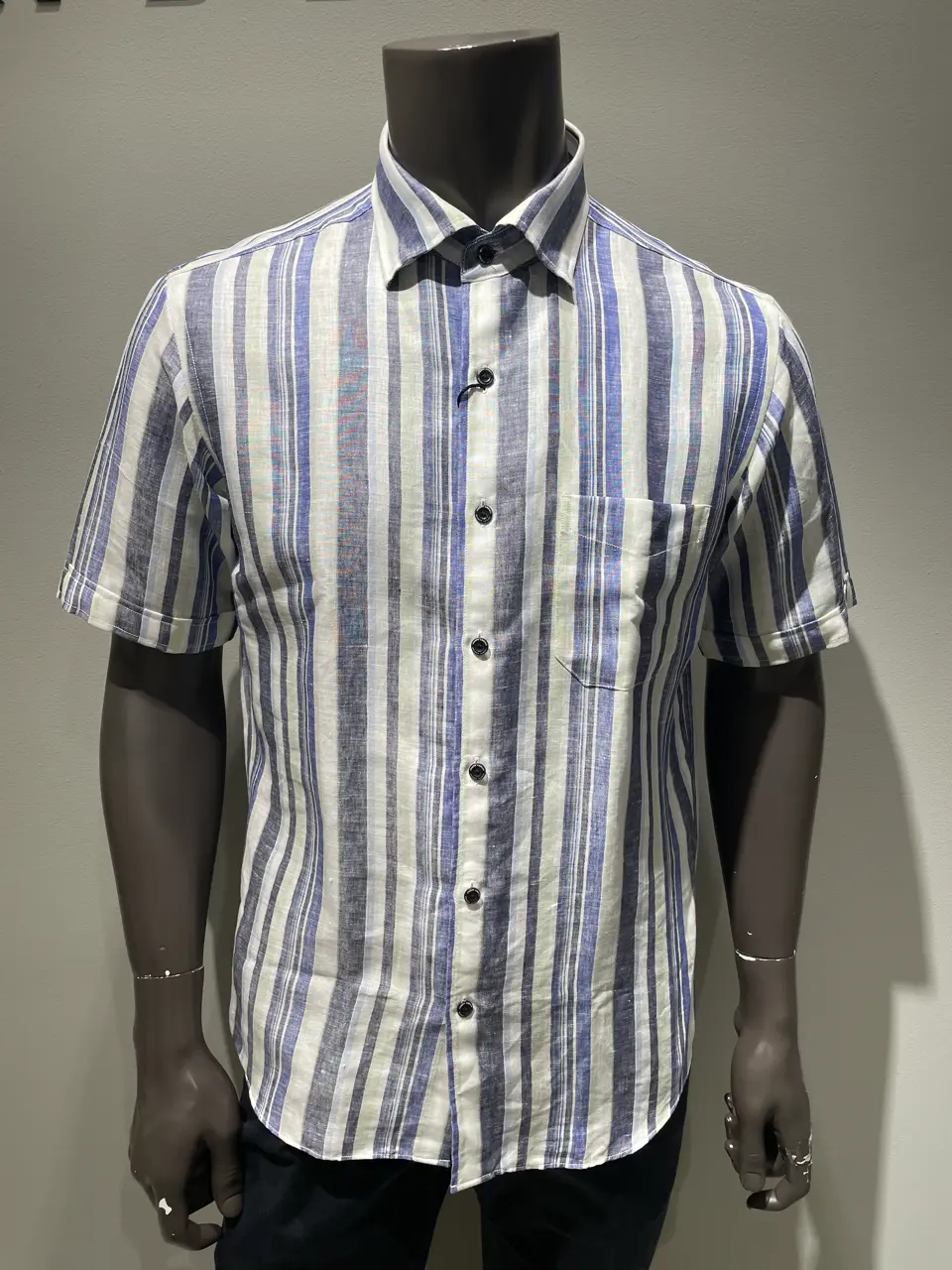 JOSEPH ABBOUD 伊津野 コーディネート画像