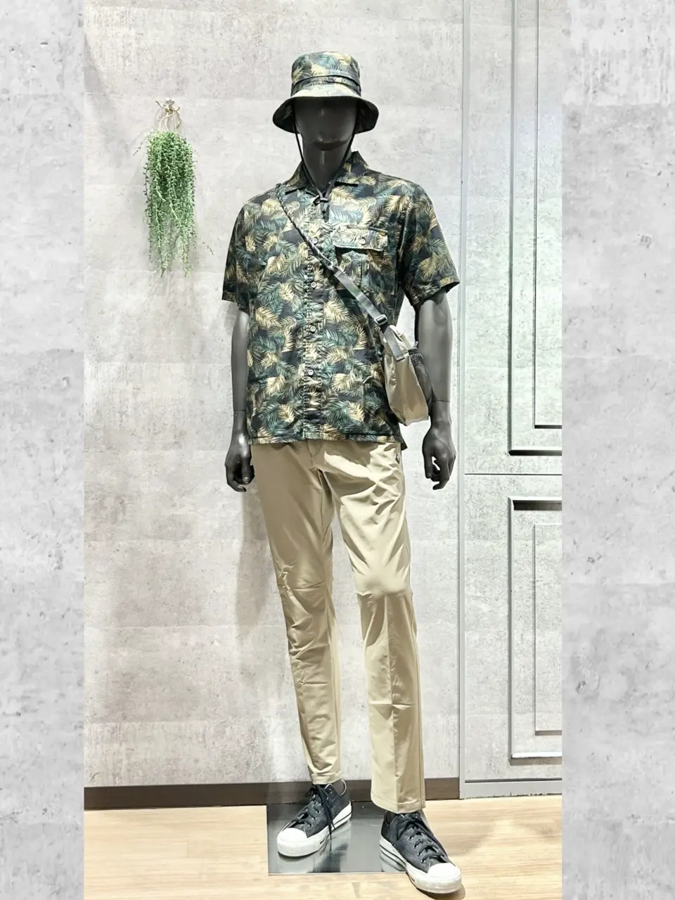 JOSEPH ABBOUD MOUNTAIN 二澤 コーディネート画像