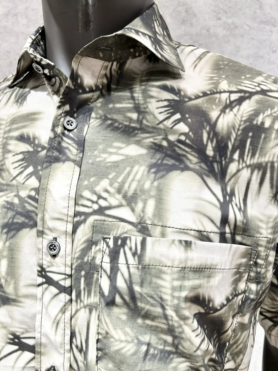 JOSEPH ABBOUD MOUNTAIN 二澤 コーディネート画像