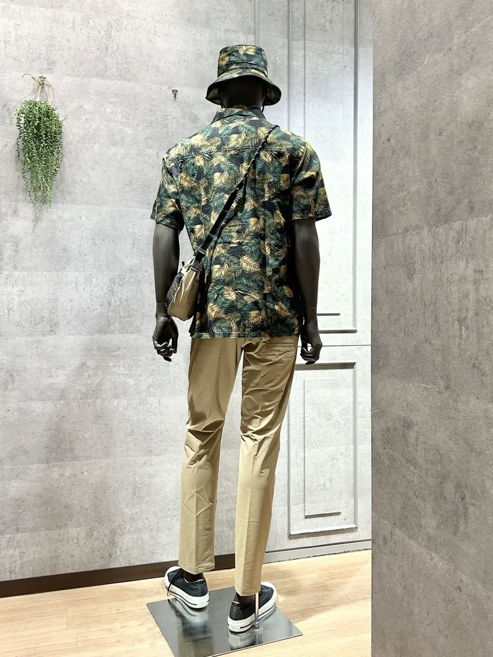 JOSEPH ABBOUD 上條 コーディネート画像