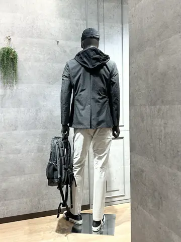 JOSEPH ABBOUD MOUNTAIN 上條 コーディネート画像