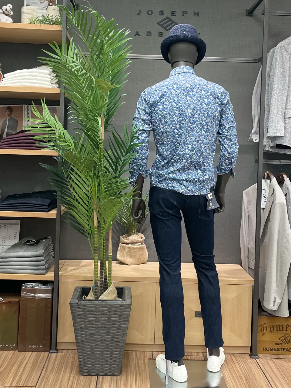 JOSEPH ABBOUD 藤原 コーディネート画像