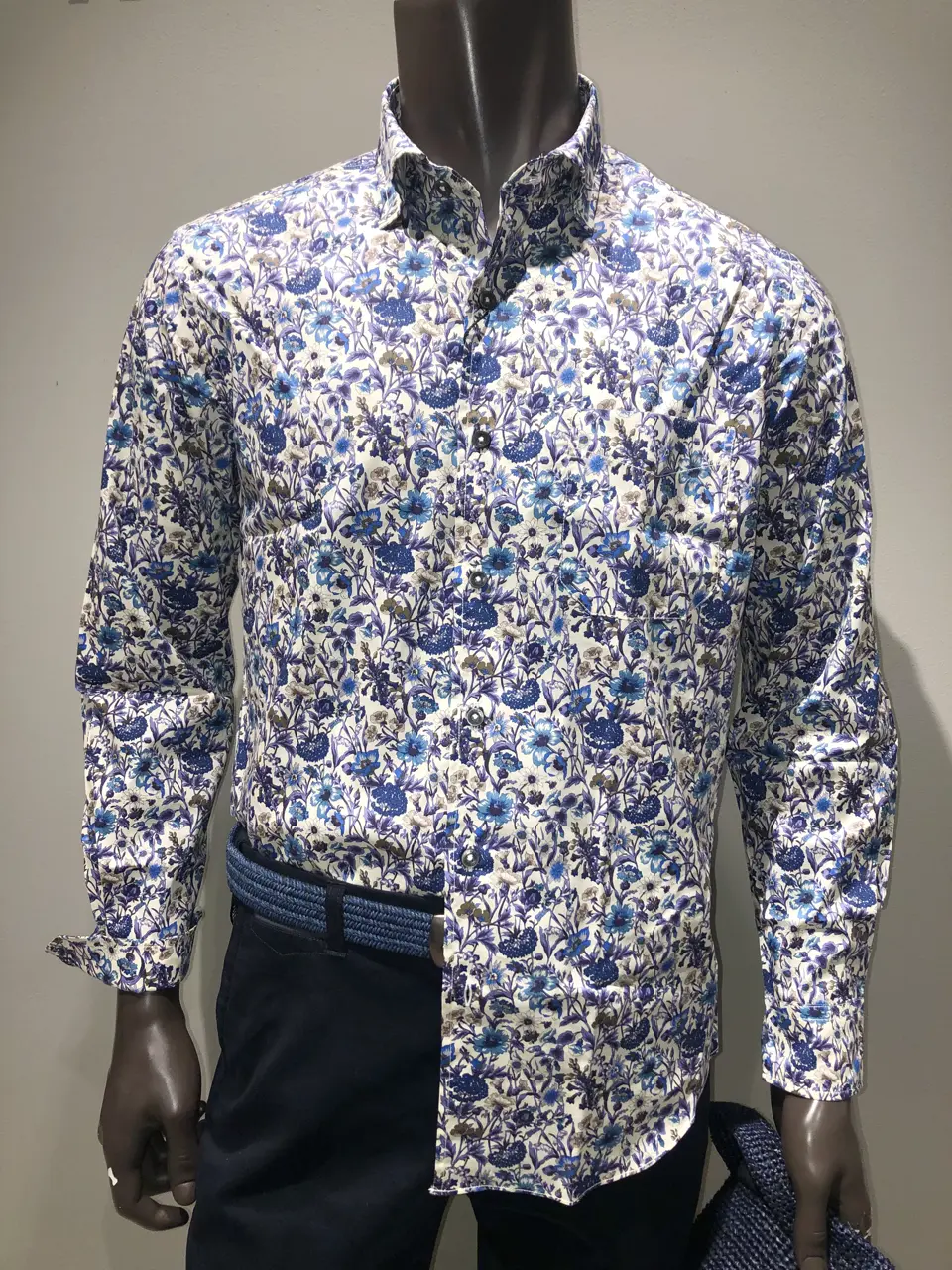 JOSEPH ABBOUD 川田 コーディネート画像