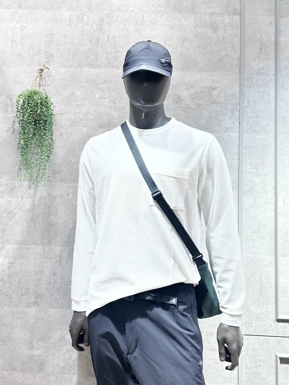 JOSEPH ABBOUD MOUNTAIN 二澤 コーディネート画像