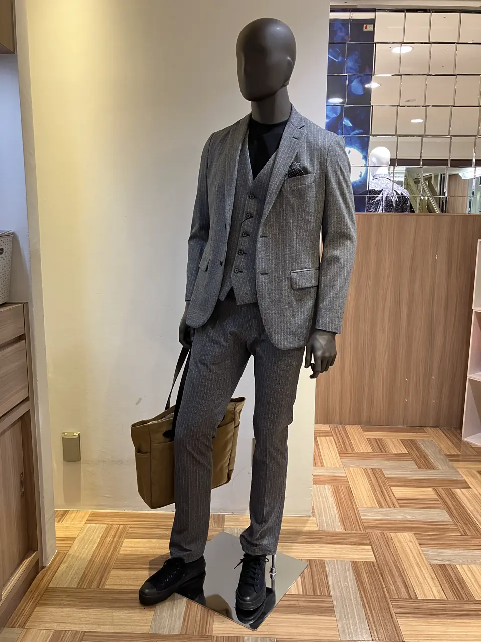 JOSEPH ABBOUD 小城 コーディネート画像