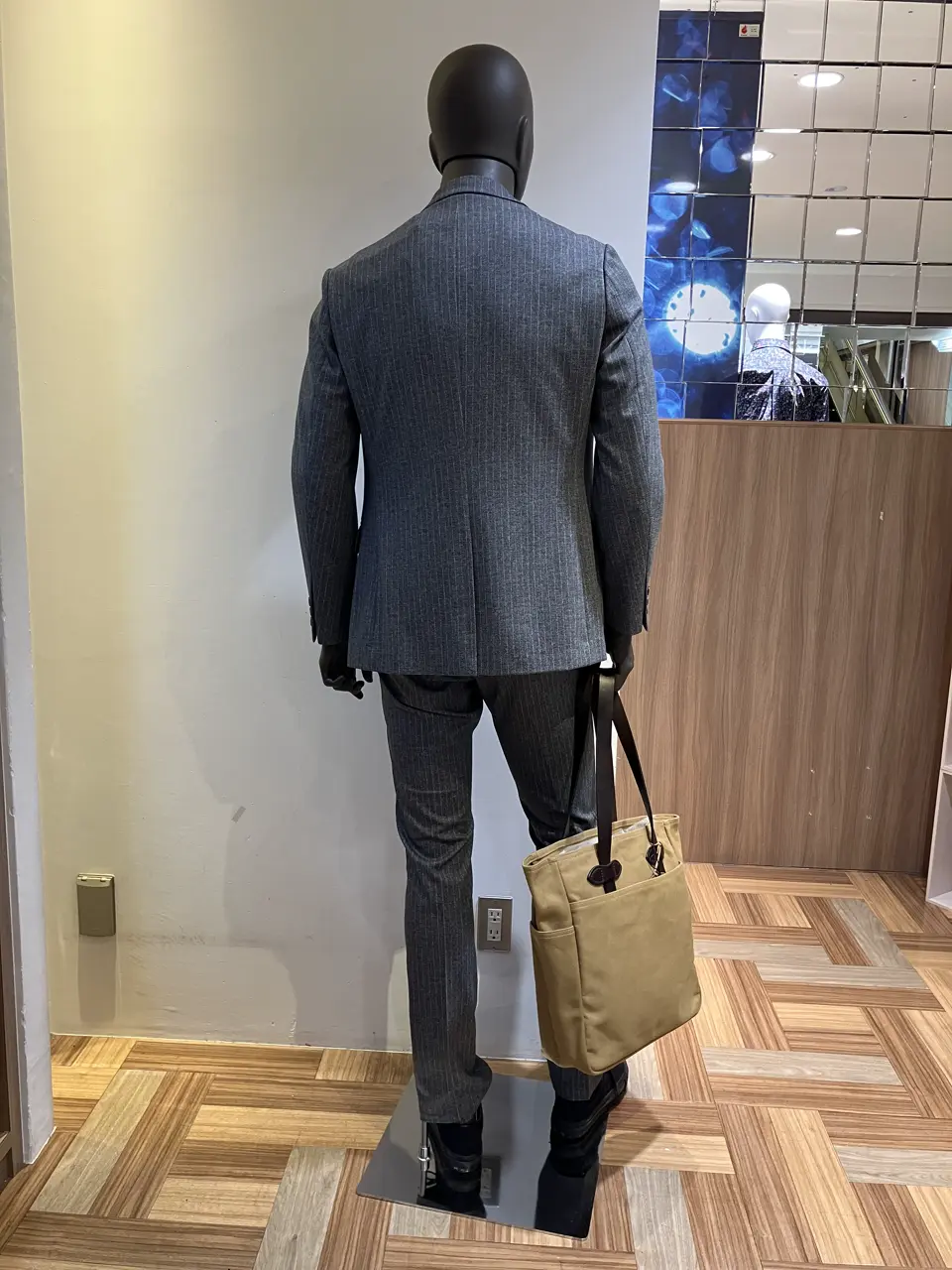 JOSEPH ABBOUD 小城 コーディネート画像