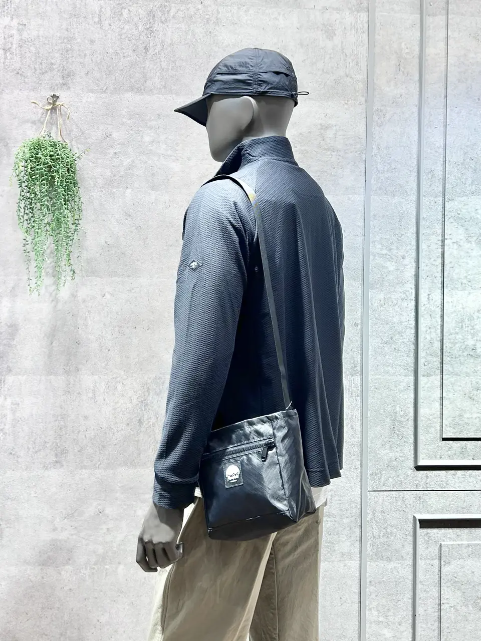 JOSEPH ABBOUD MOUNTAIN 二澤 コーディネート画像