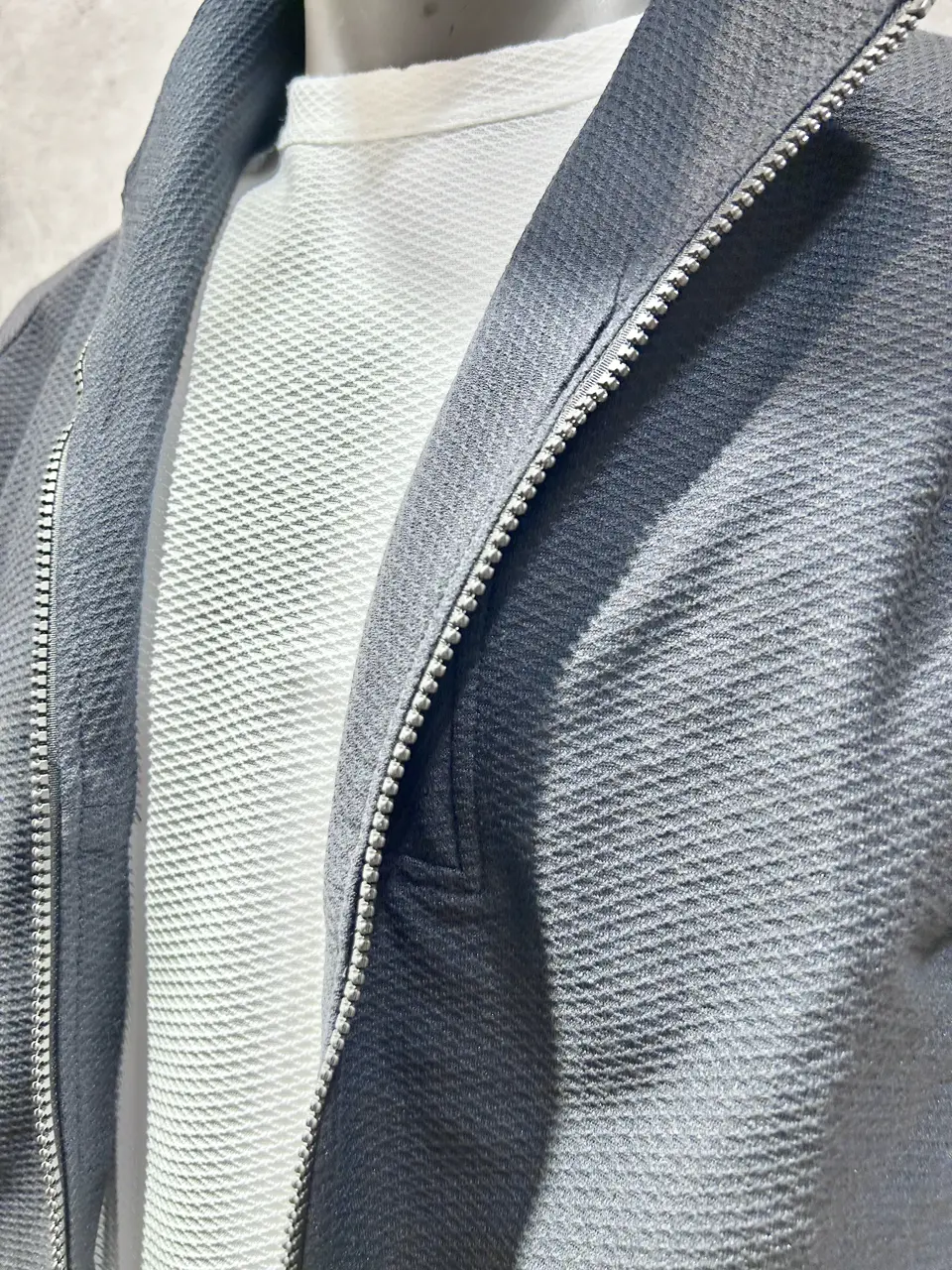 JOSEPH ABBOUD MOUNTAIN 二澤 コーディネート画像