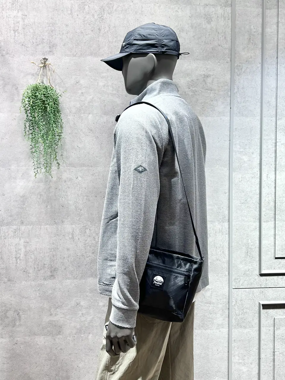 JOSEPH ABBOUD MOUNTAIN 二澤 コーディネート画像