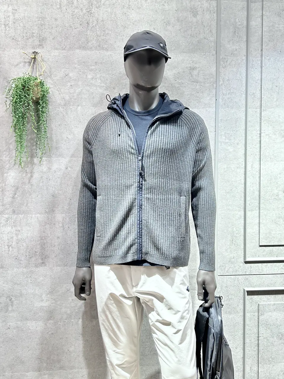 JOSEPH ABBOUD MOUNTAIN 二澤 コーディネート画像