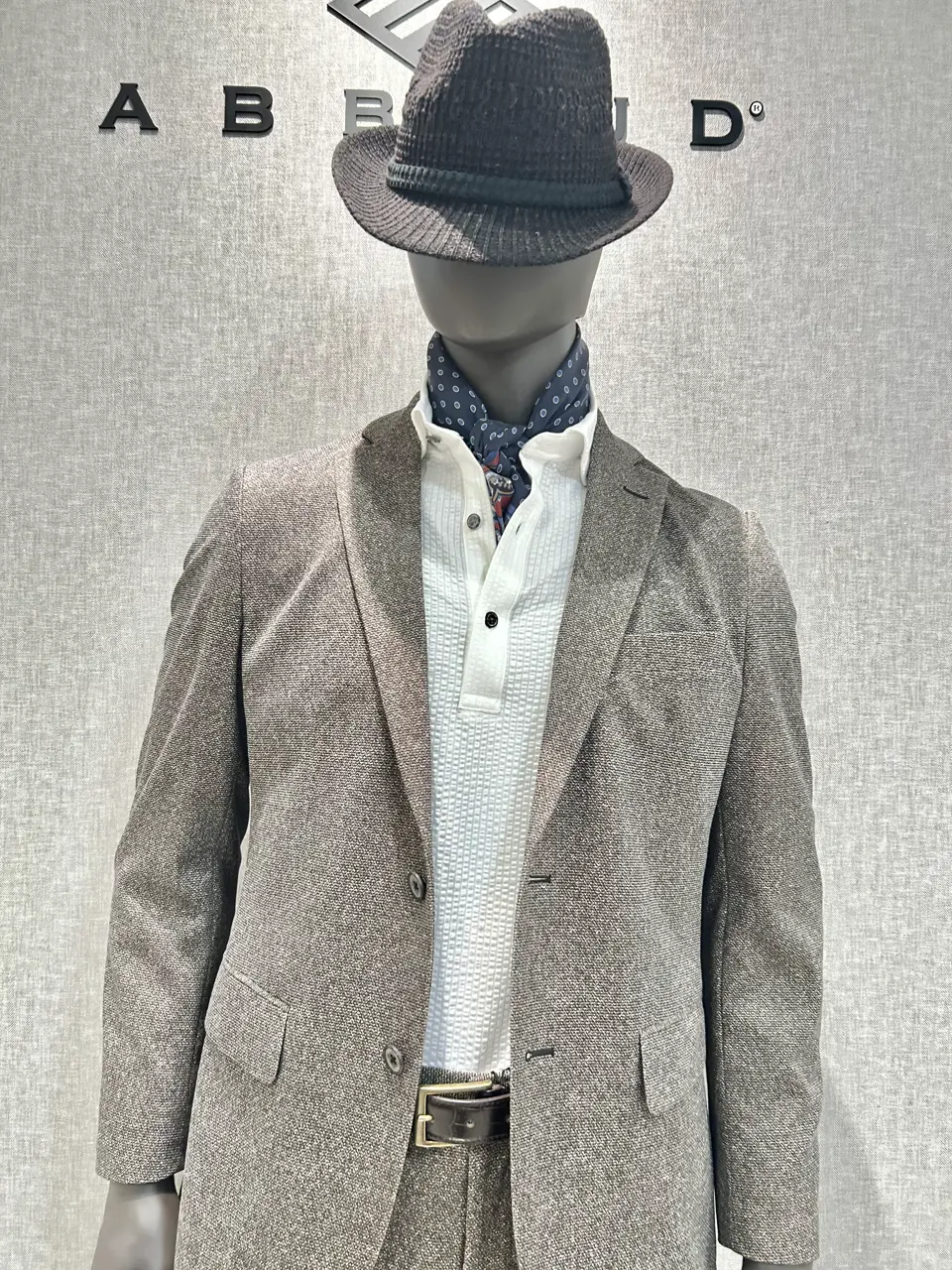 JOSEPH ABBOUD 上田 コーディネート画像