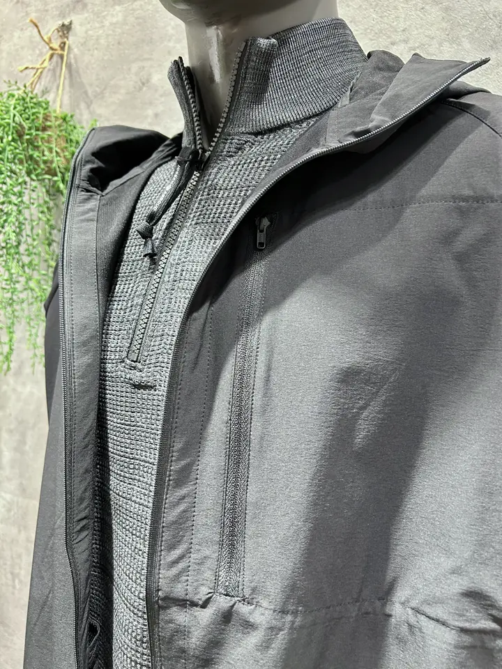 JOSEPH ABBOUD MOUNTAIN 二澤 コーディネート画像