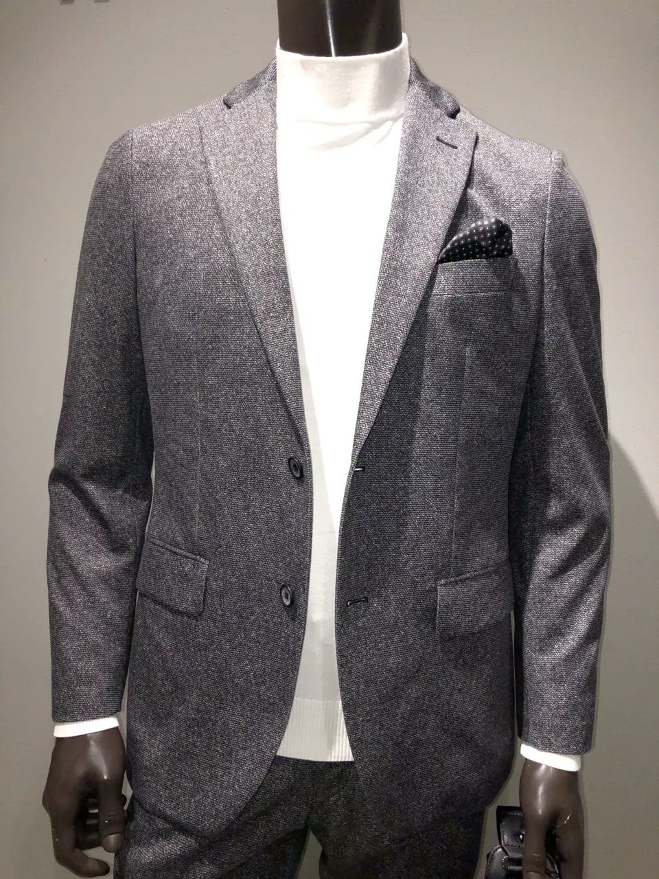 JOSEPH ABBOUD 川田 コーディネート画像