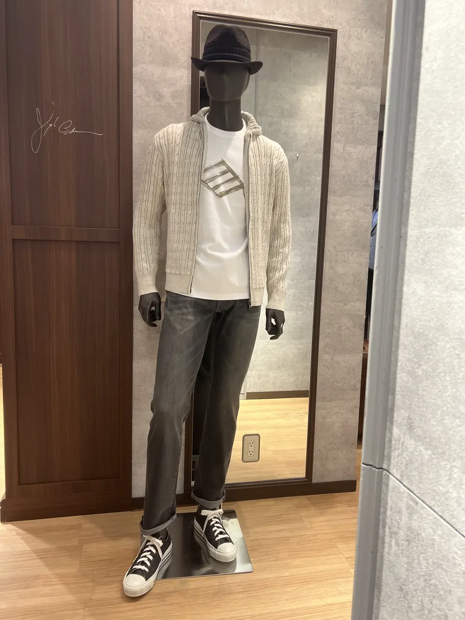  上條 コーディネート画像