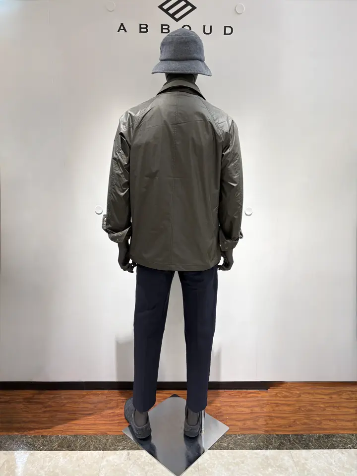 JOSEPH ABBOUD 碇 コーディネート画像